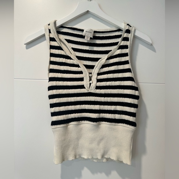 Maeve Textured Cropped Tank - Picture 2 of 6